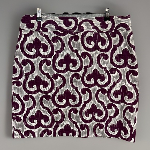 Ann Taylor Dresses & Skirts - Ann Taylor petite ladies purple and gray fleur-de-lis short skirt sze‎ 12